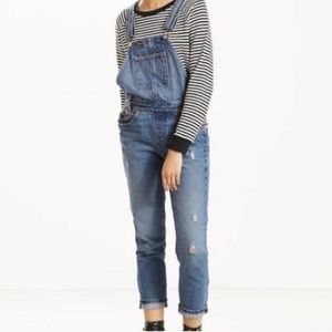 Levi’s Overalls Lightly Distressed Light Wash S